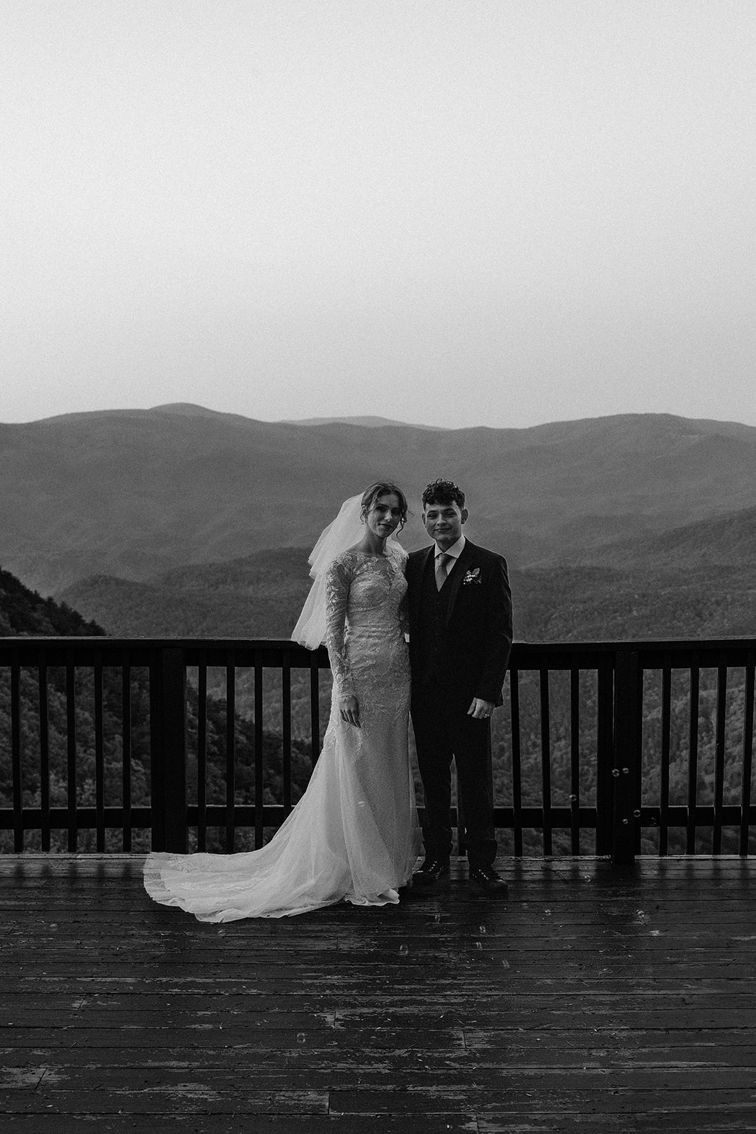 stunning micro wedding takes place in front of the stunning Georgia mountains